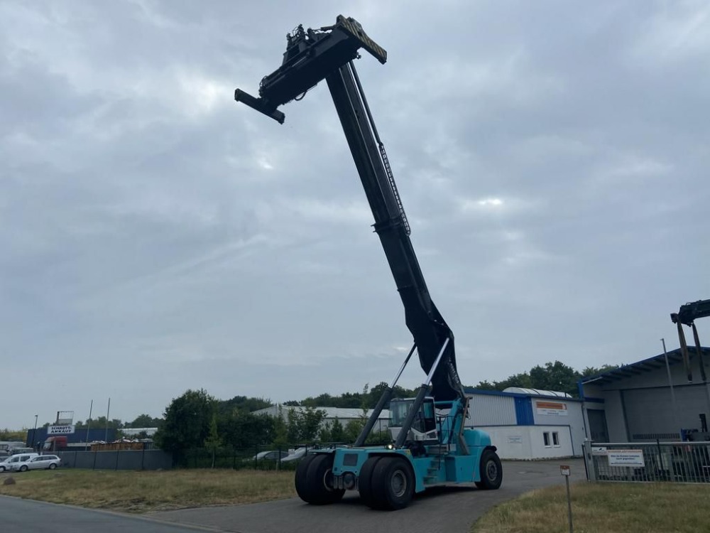 Full-container reach stacker SMV 4531TC5