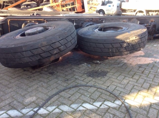 Straddle carrier tires for sale 